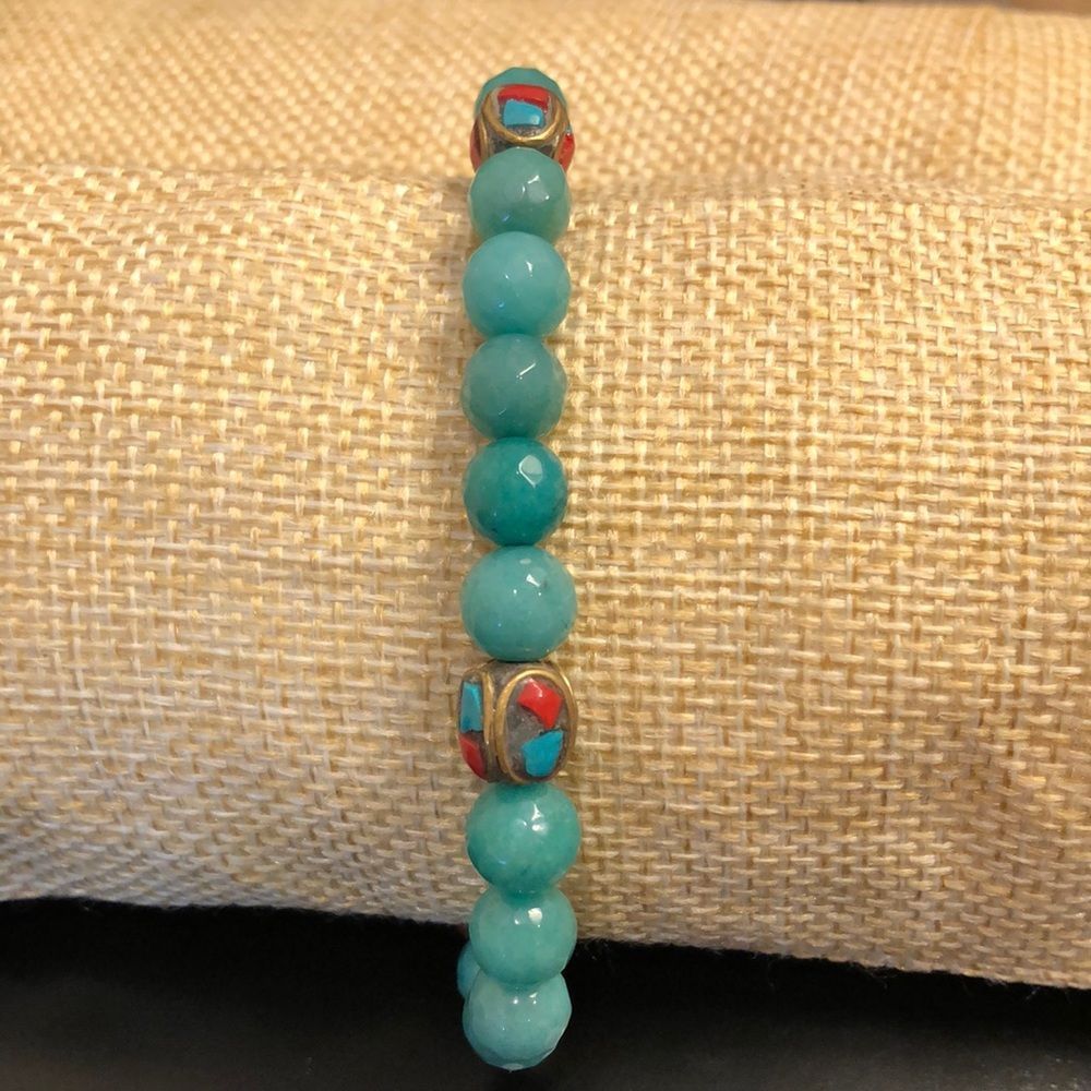 Faceted Jade Bead Bracelet w Bronze Accent Beads w Coral & Turquoise Inlay